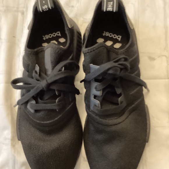 ADIDAS RUNNING SHOES NMD R1 ( PREOWNED) - Picture 7 of 13